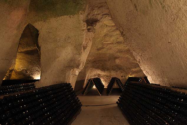 Pupitre de remuage Taittinger Pupitre de remuage Taittinger