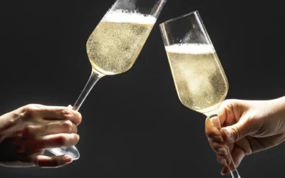 Comment bien tenir un verre à champagne ?