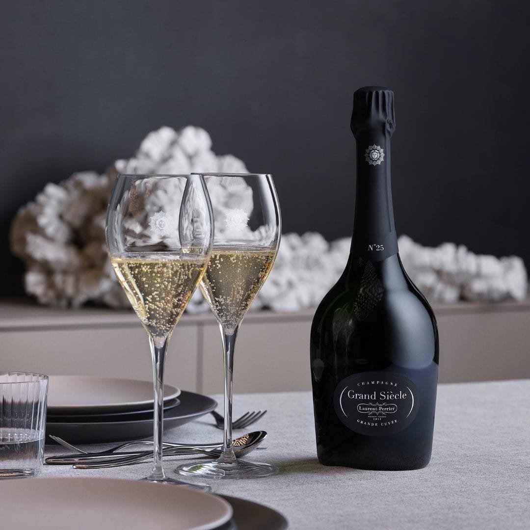 Vintage in Champagne is usually synonymous with excellence for Prestige Cuvées. Contrarily, Laur Laurent-Perrier Grand Siècle 23 accord met champagne