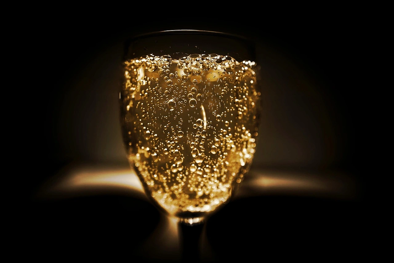 visuel noir et blanc champagne